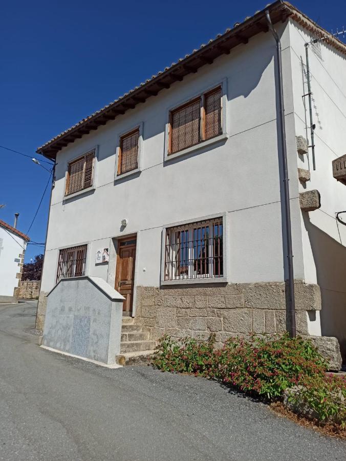 Hostal La Bimborra Becedas Exterior foto